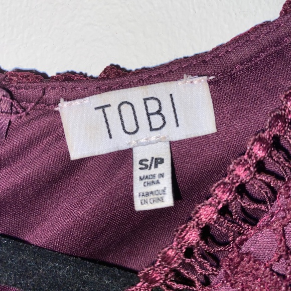 Tobi Wine Lace V Neck Sleeveless Dress - Picture 7 of 8